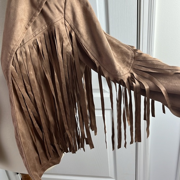 Western Style Fringed Jacket - Picture 8 of 12
